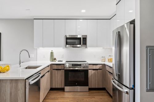 203-60-64 68th St, Guttenberg, NJ, 07093-4415 | Card Image