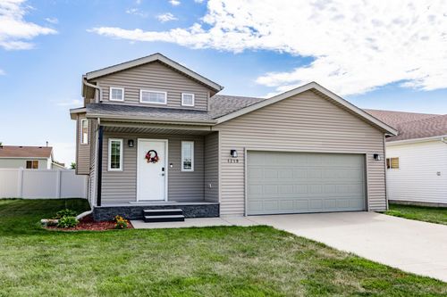 1219 Diversion Dr, West Fargo, ND, 58078-7700 | Card Image