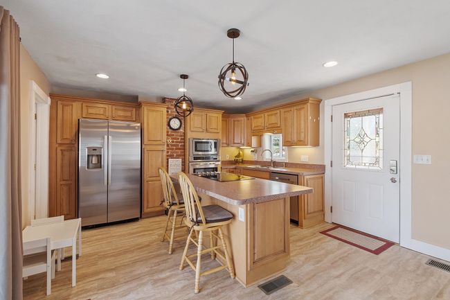 45 Franklin St, House other with 3 bedrooms, 2 bathrooms and null parking in Derry NH | Image 5