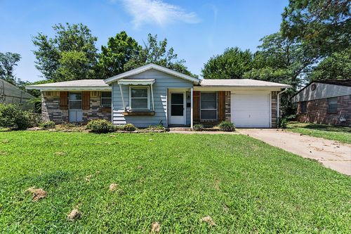 1115 Glenn Dr, Euless, TX, 76039-2615 | Card Image