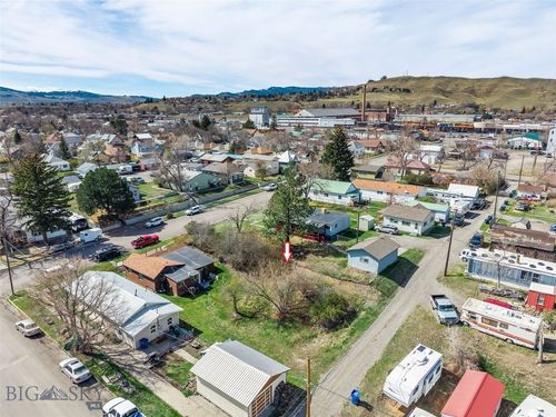 129 1/2 S I St, Livingston, MT, 59047-2811 | Card Image
