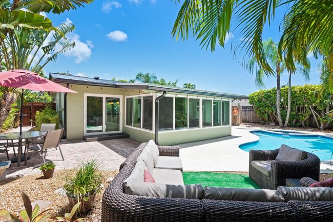 8 Ne 29 Th St, House other with 3 bedrooms, 2 bathrooms and null parking in Wilton Manors FL | Image 4