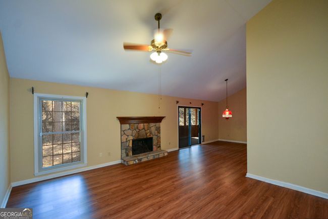 154 Waverly Dr, Condo with 3 bedrooms, 2 bathrooms and null parking in Alpharetta GA | Image 6