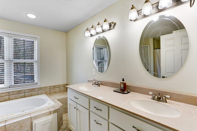 30 Berrong Dr, House other with 4 bedrooms, 4 bathrooms and 3 parking in Hayesville NC | Image 25