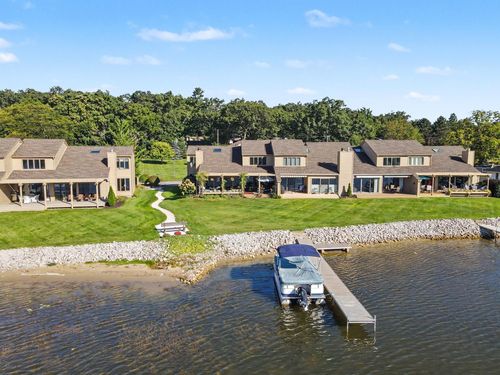 13-15768 Prospect Point Dr, Spring Lake, MI, 49456-2803 | Card Image
