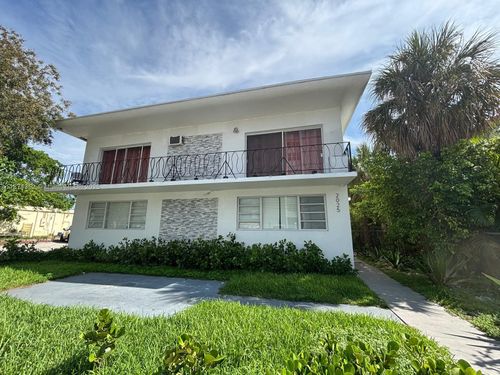 apt-3-2025 Bay Dr, Miami Beach, FL, 33141-4453 | Card Image