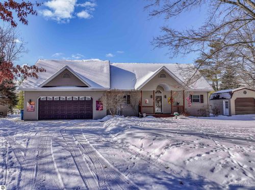 1734 White Tail Ct, West Branch, MI, 48661-9744 | Card Image