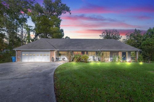 945 Tanglewood Dr, Lake Charles, LA, 70611-6829 | Card Image