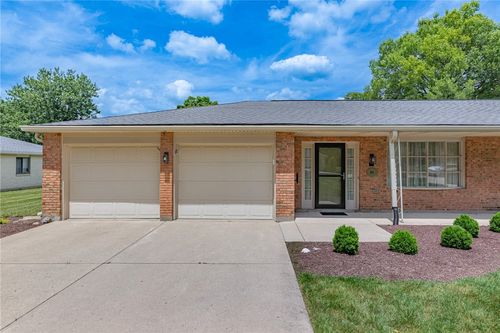 311 Kimbary Dr, Washingtn Twp, OH, 45458-4136 | Card Image