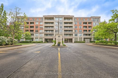 510-19 Northern Heights Dr, Richmond Hill, ON, L4B4M4 | Card Image