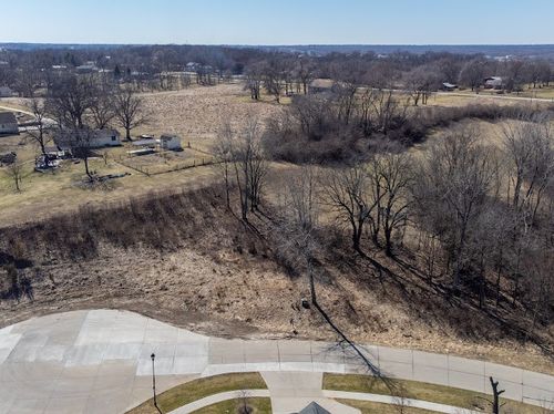 5689 Arbor Lake Dr, Pleasant Hill, IA, 50327-8526 | Card Image