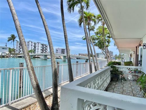 5-8040 Tatum Waterway Dr, Miami Beach, FL, 33141-5307 | Card Image