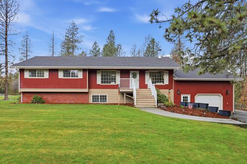 424 S Brooks Rd, Medical Lake, WA, 99022-8625 | Card Image