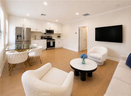 5922 Colfax Ave, North Hollywood, CA, 91601-1015 | Card Image
