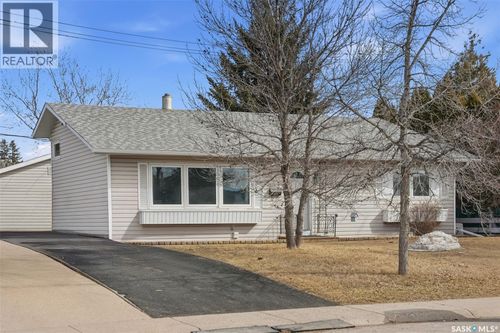 27 Lindsay Dr, Saskatoon, SK, S7H3E2 | Card Image