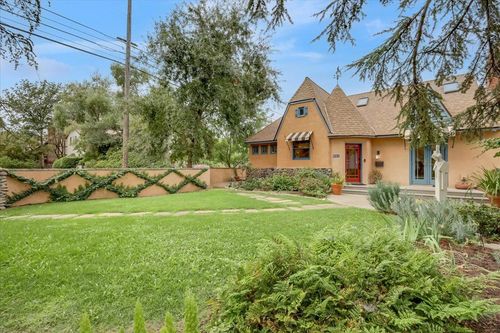 551 Southgate Rd, Sacramento, CA, 95815-3840 | Card Image