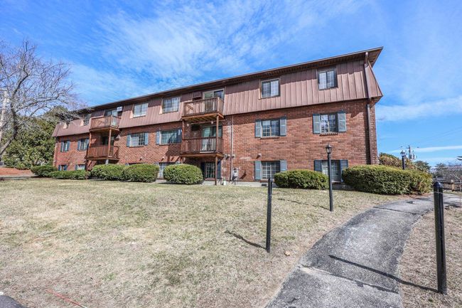 APT-2H - 29 Old Hackett Hill Rd, Condo with 2 bedrooms, 1 bathrooms and null parking in Manchester NH | Image 23