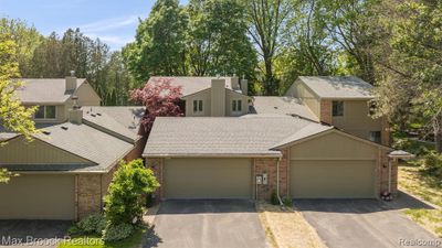 731 Arbor Court, Condo with 3 bedrooms, 2 bathrooms and null parking in Bloomfield Hills MI | Image 2