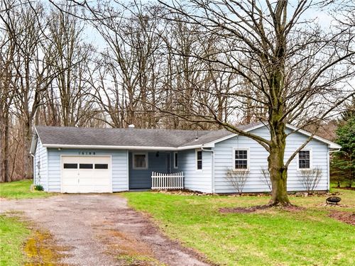 16100 Brown Schoolhouse Rd, Holley, NY, 14470-9712 | Card Image