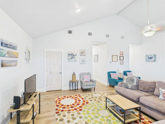 2403 S Bronte St, House other with 3 bedrooms, 2 bathrooms and 3 parking in Rockport TX | Image 4