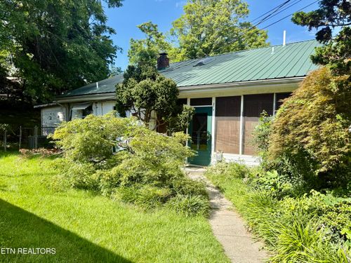213 Northwestern Ave, Oak Ridge, TN, 37830-7508 | Card Image