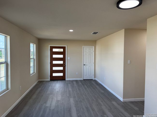 450 County Road 679, House other with 3 bedrooms, 2 bathrooms and null parking in Natalia TX | Image 7