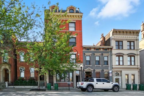 221 W 9th St, Cincinnati, OH, 45202-2096 | Card Image