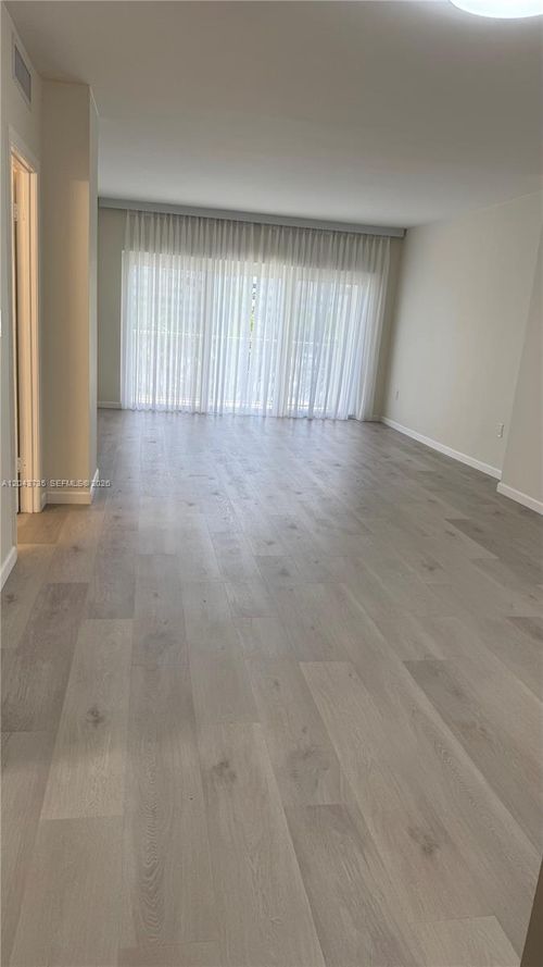 211-300 Bayview Dr, Sunny Isles Beach, FL, 33160-4773 | Card Image