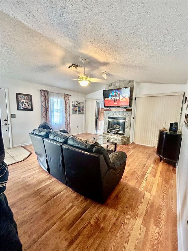 7247 Aberdeen Court, House other with 2 bedrooms, 2 bathrooms and null parking in Weeki Wachee FL | Image 4