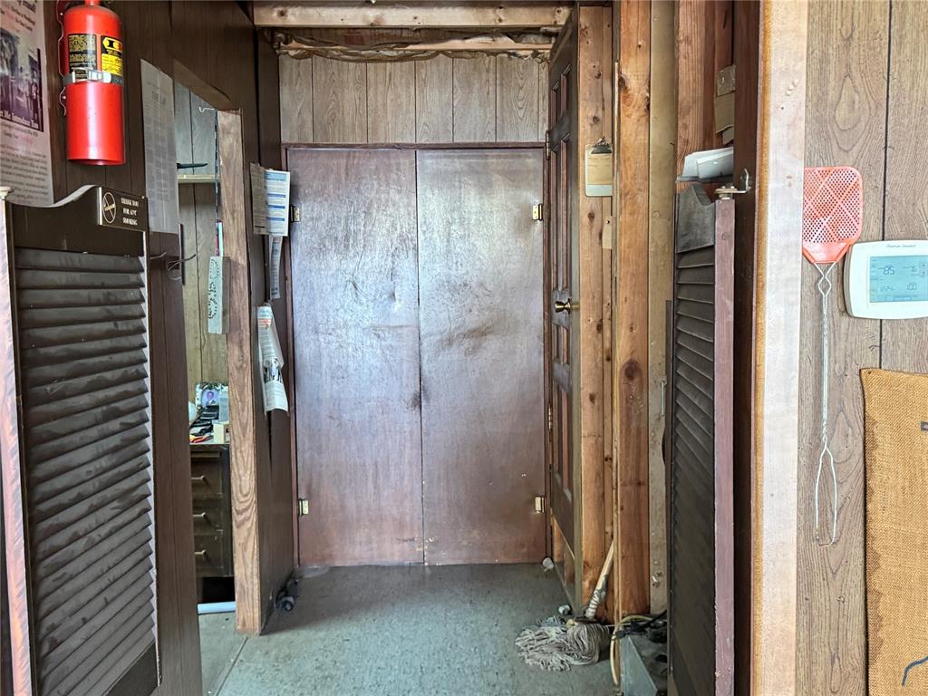 Commercial Sale in Cordell 3