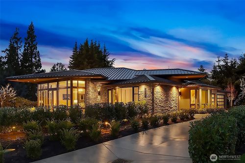 9026 Ne 19th St, Clyde Hill, WA, 98004-3230 | Card Image