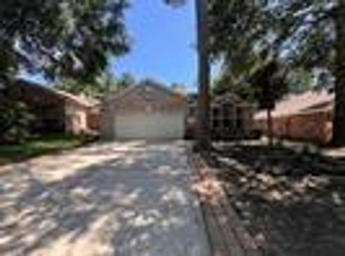 143 E Foxbriar Forest Cir, The Woodlands, TX, 77382-5394 | Card Image