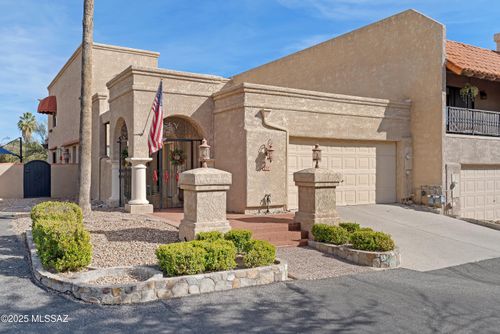 6492 N Green Briar Dr, Tucson, AZ, 85718-2642 | Card Image