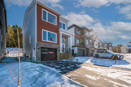 70 Pearlgarden Close, Dartmouth, NS, B2X0C2 | Card Image