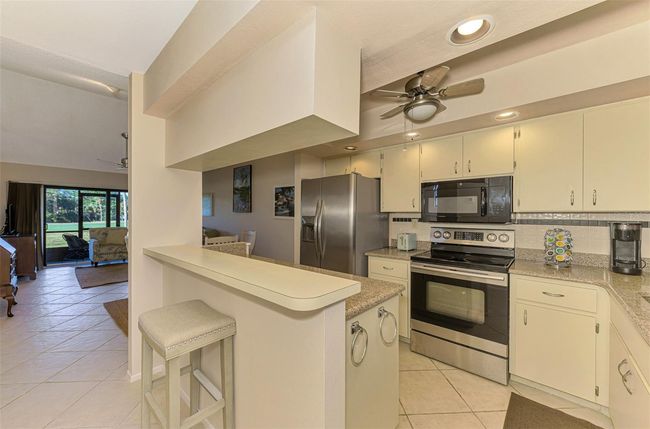 APT-5 - 927 Capri Isles Blvd, Condo with 2 bedrooms, 2 bathrooms and null parking in VENICE FL | Image 6