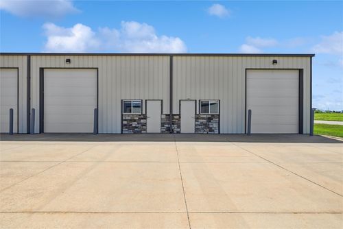 ste-105-4151 3rd Ave, Marion, IA, 52302-3957 | Card Image