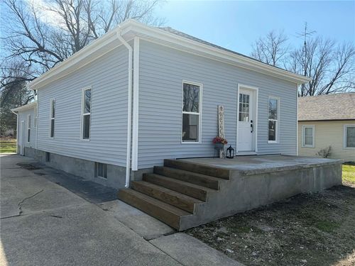 307 W 5th St, Pana, IL, 62557-1512 | Card Image