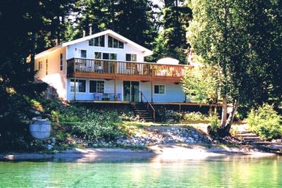 7281 Gun Lake Rd W, Home with 3 bedrooms, 1 bathrooms and 5 parking in Gold Bridge BC | Image 3