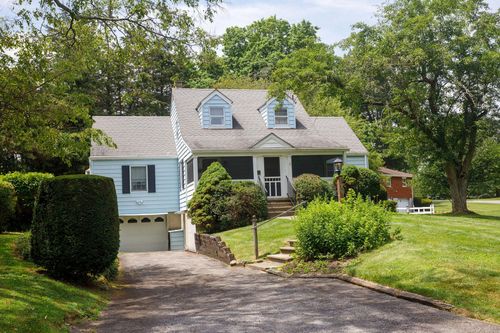 115 Shirley Ave, Fishkill, NY, 12524-1356 | Card Image
