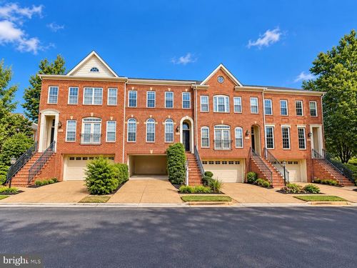 2833 Grace Forest Pl, VIENNA, VA, 22180-7419 | Card Image