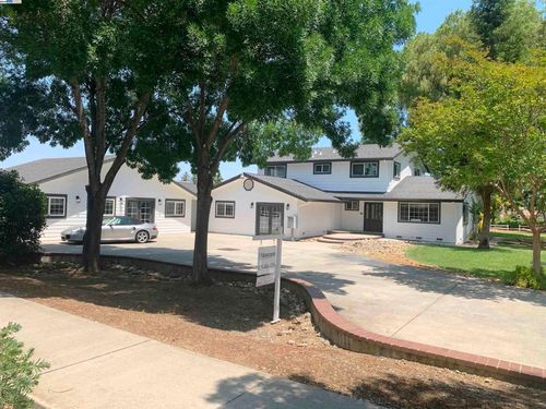 320 Fairview Ave, Brentwood, CA, 94513-1703 | Card Image