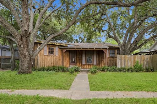225 Glendale Dr, Corpus Christi, TX, 78404-3808 | Card Image