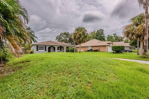 28042 Lois Dr, Tavares, FL, 32778-9639 | Card Image