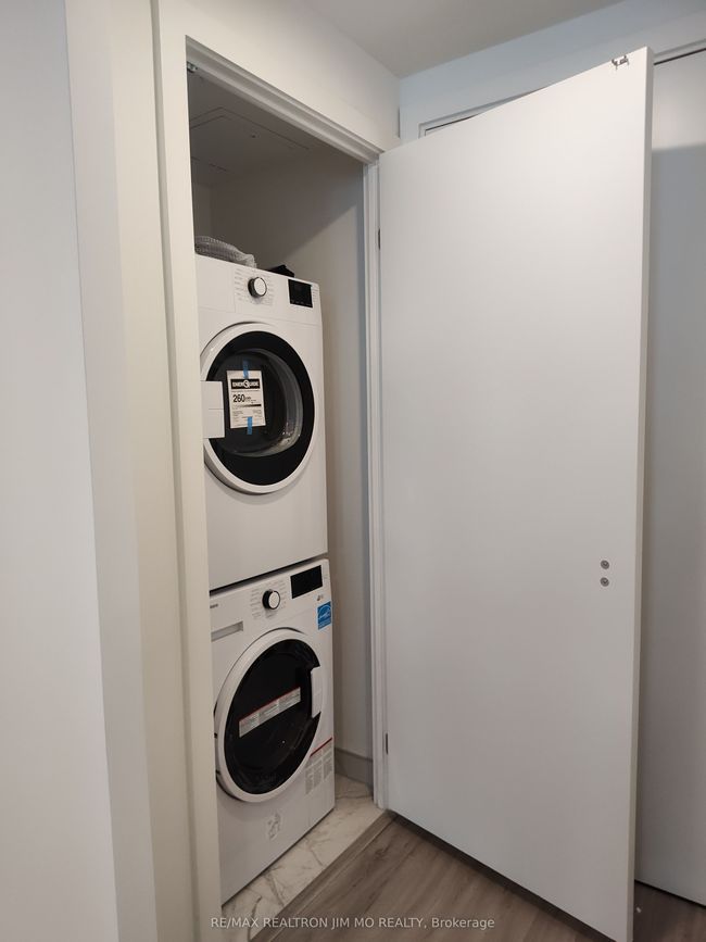 252 Church St, Condo with 2 bedrooms, 2 bathrooms and null parking in Toronto ON | Image 8