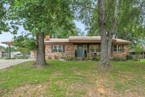 211 Adams St N, Mena, AR, 71953-2110 | Card Image