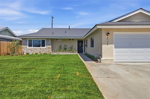 2113 S Forest Ave, Santa Ana, CA, 92704-4723 | Card Image