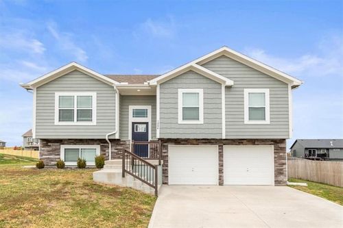 1004 Nw 3rd St, Oak Grove, MO, 64075-8613 | Card Image