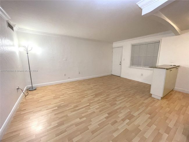 APT-39 - 3245 Virginia St, Condo with 1 bedrooms, 1 bathrooms and null parking in Coconut Grove FL | Image 6
