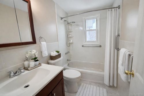 1711 William St, Merrick, NY, 11566-1950 | Card Image