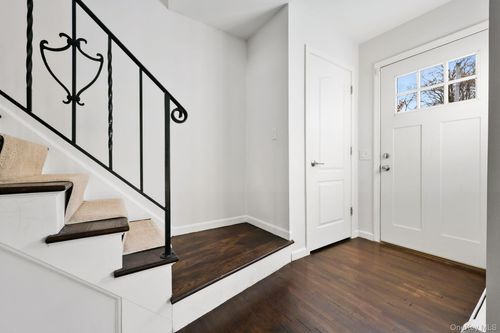 25 Highland Ter, Pleasantville, NY, 10570-3305 | Card Image